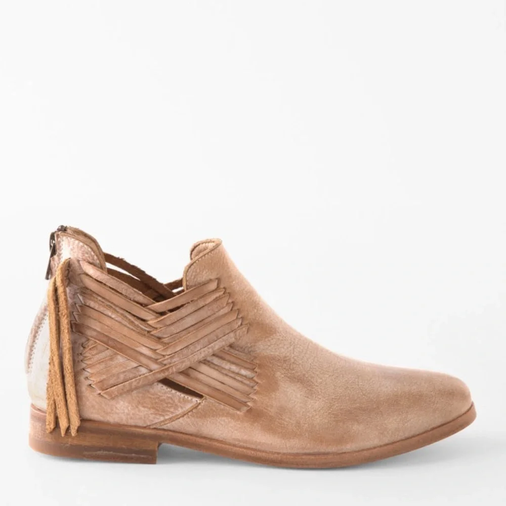Baske | Women's Tan Leather Lexi Ankle Booties Back Zip Almond Toe Tassels Sz 8